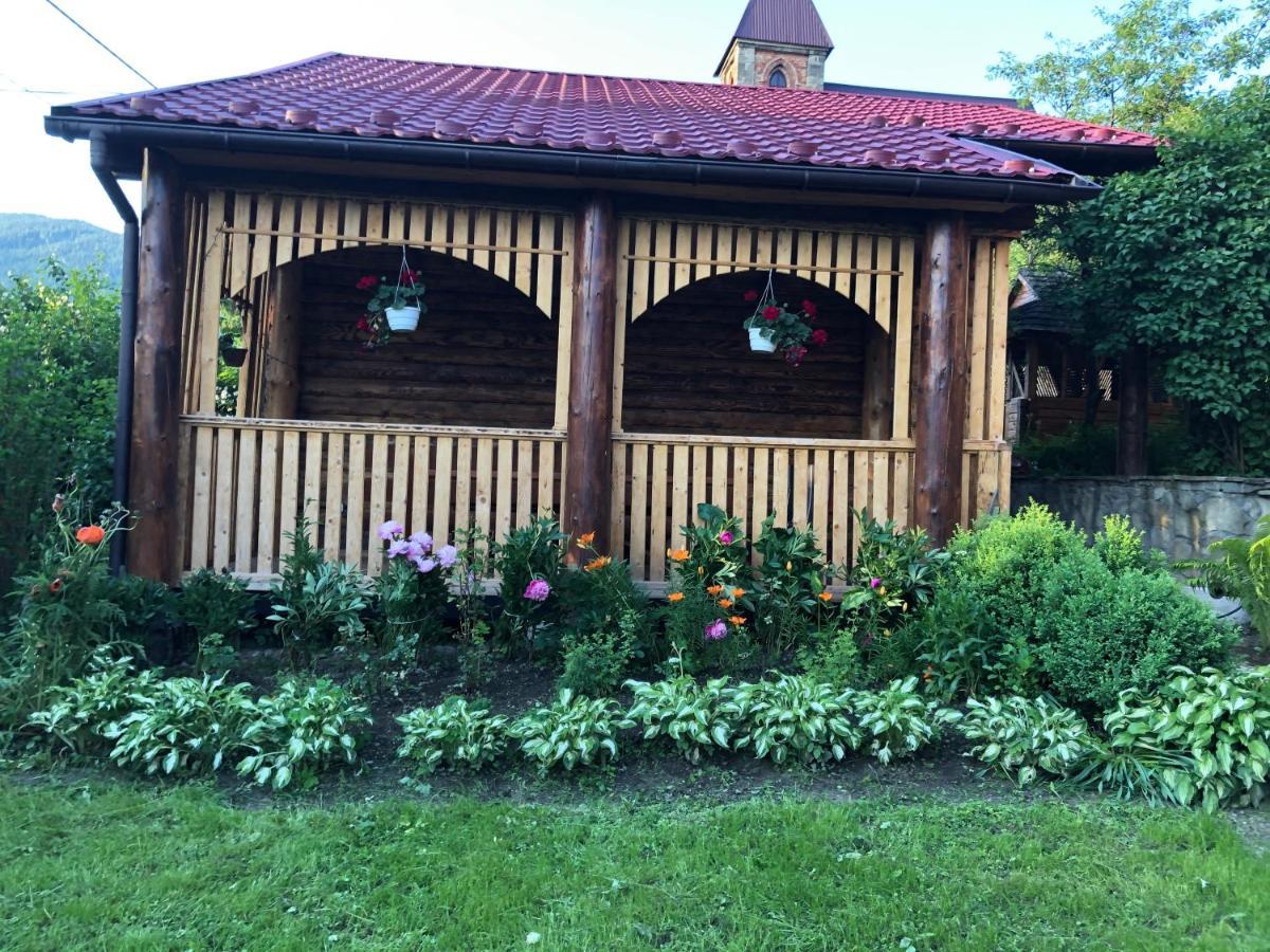 Skarbivka Hotel Vorochta Buitenkant foto